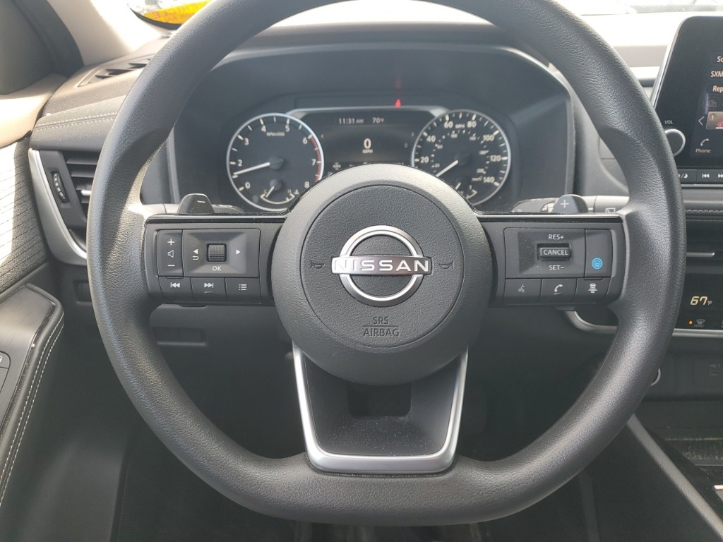 2023 Nissan Rogue SV photo 5