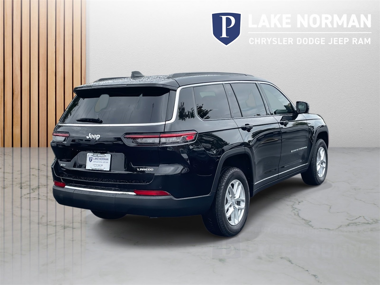 2025 Jeep Grand Cherokee Laredo X photo 8