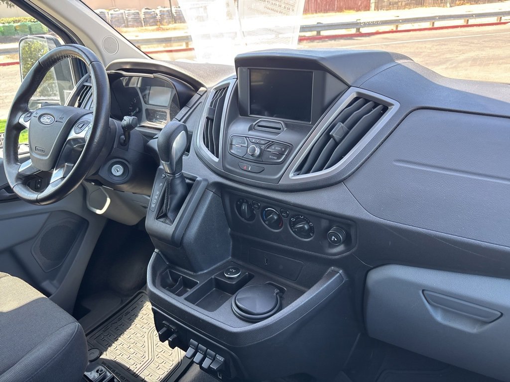 2016 Ford Transit XLT photo 19