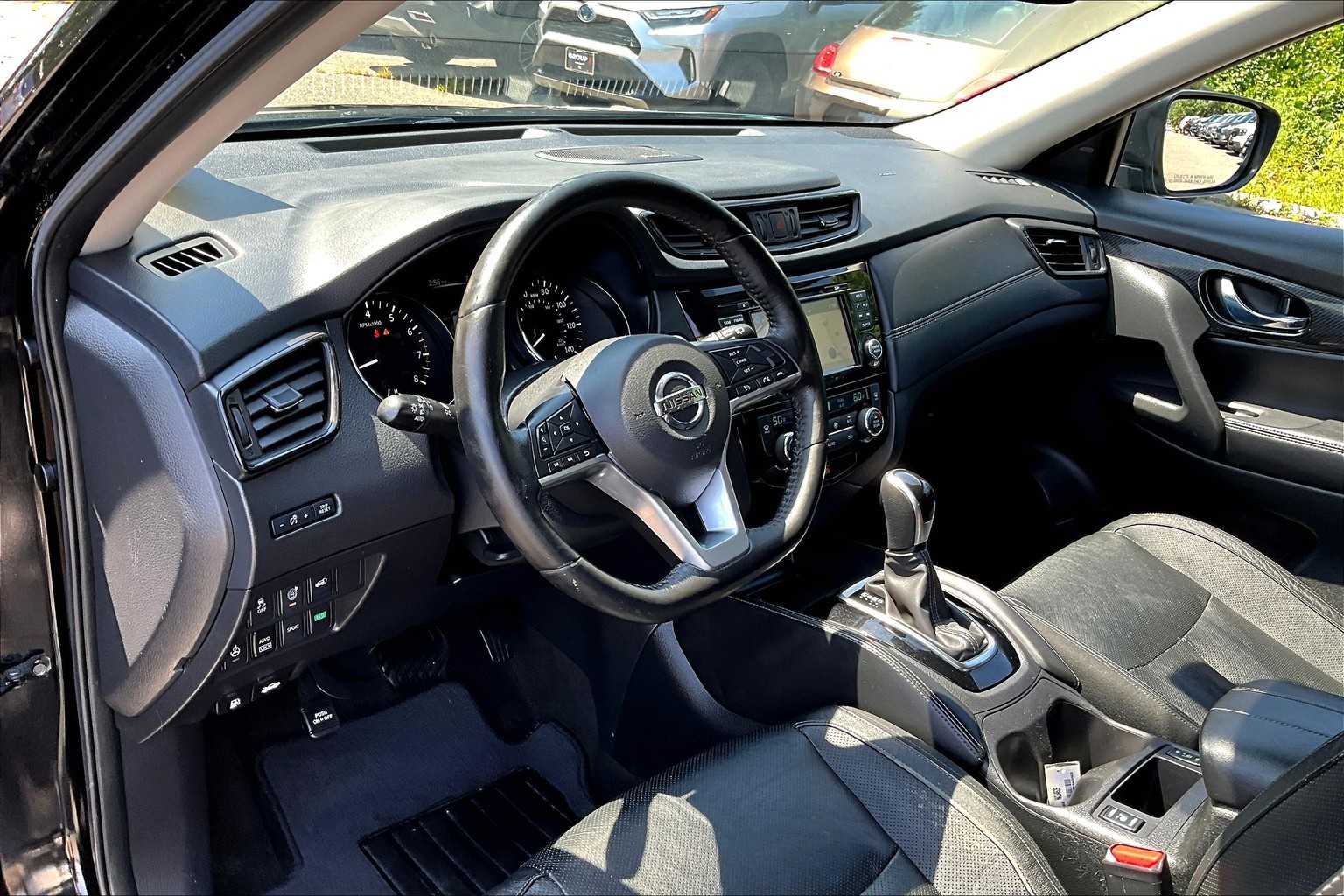 2017 Nissan Rogue SL photo 15