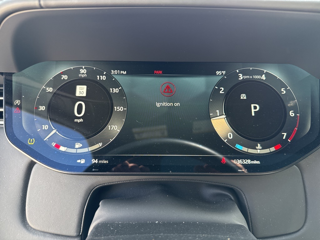 2023 Land Rover Range Rover SE photo 13