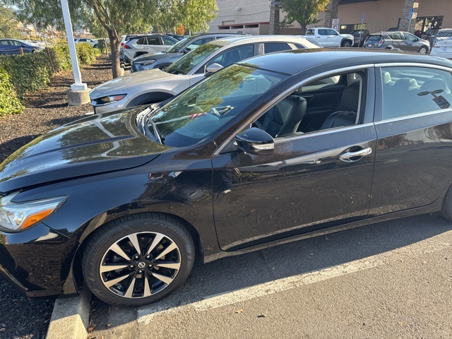 2018 Nissan Altima SL's photo