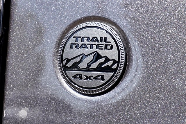 New 2025 Granite Crystal Metallic Clear-Coat Exterior Paint Jeep Sport S image 11