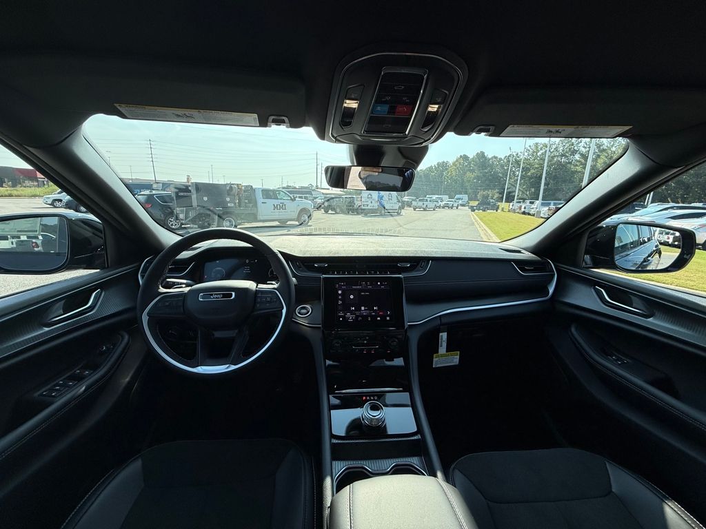 2025 Jeep Grand Cherokee Altitude X photo 12