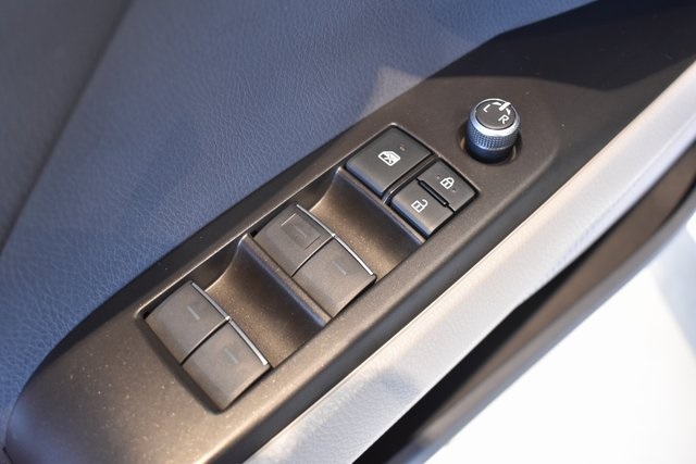 2022 Toyota Camry Hybrid XLE photo 14
