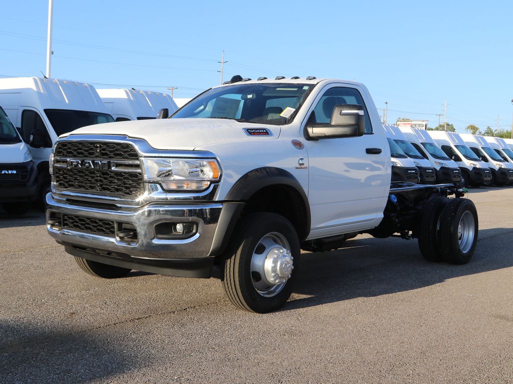 2024 Ram 5500 photo 2