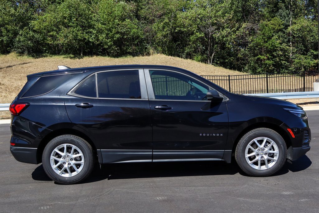2022 Chevrolet Equinox LS photo 5