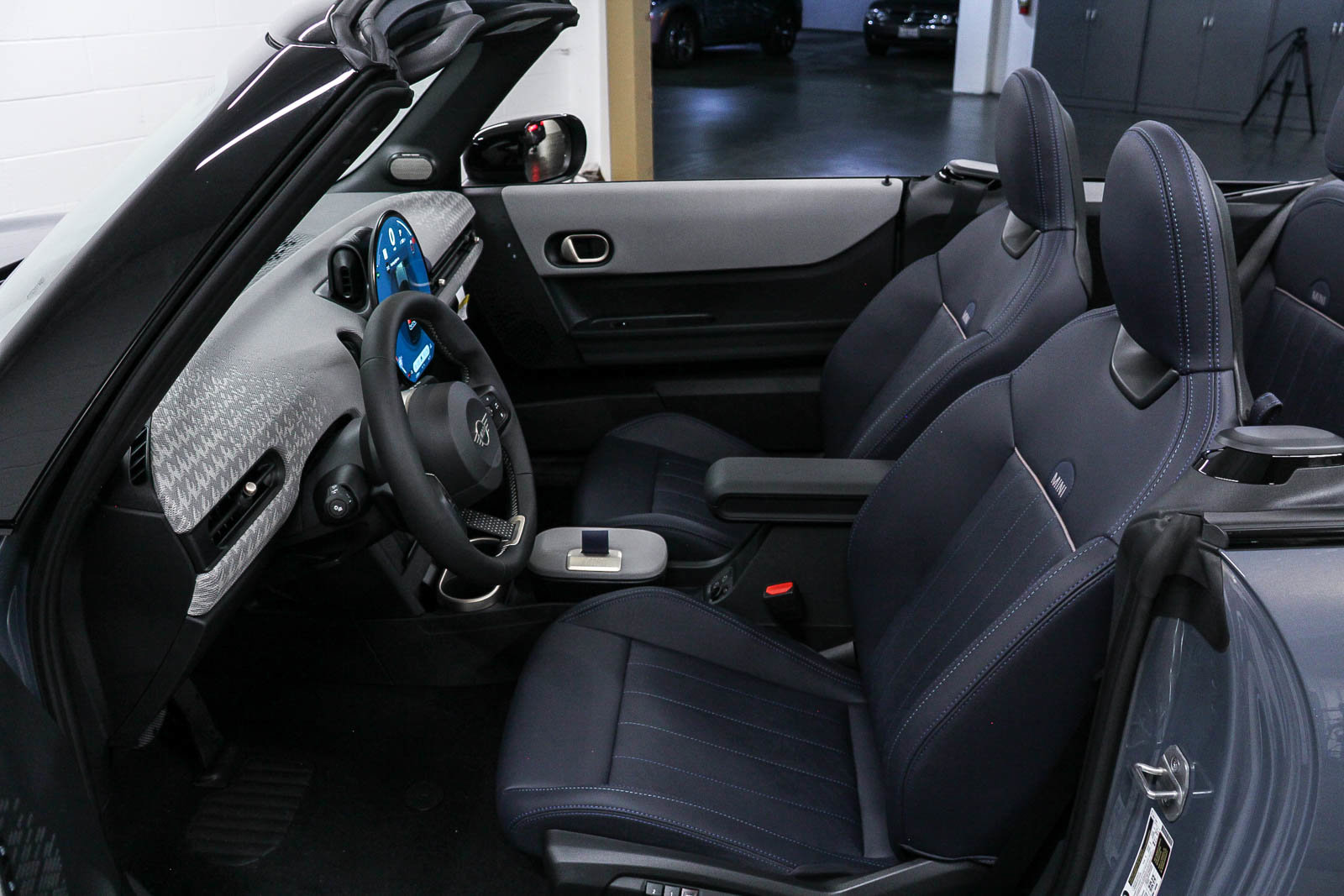 2026 Mini Cooper Convertible Iconic photo 23