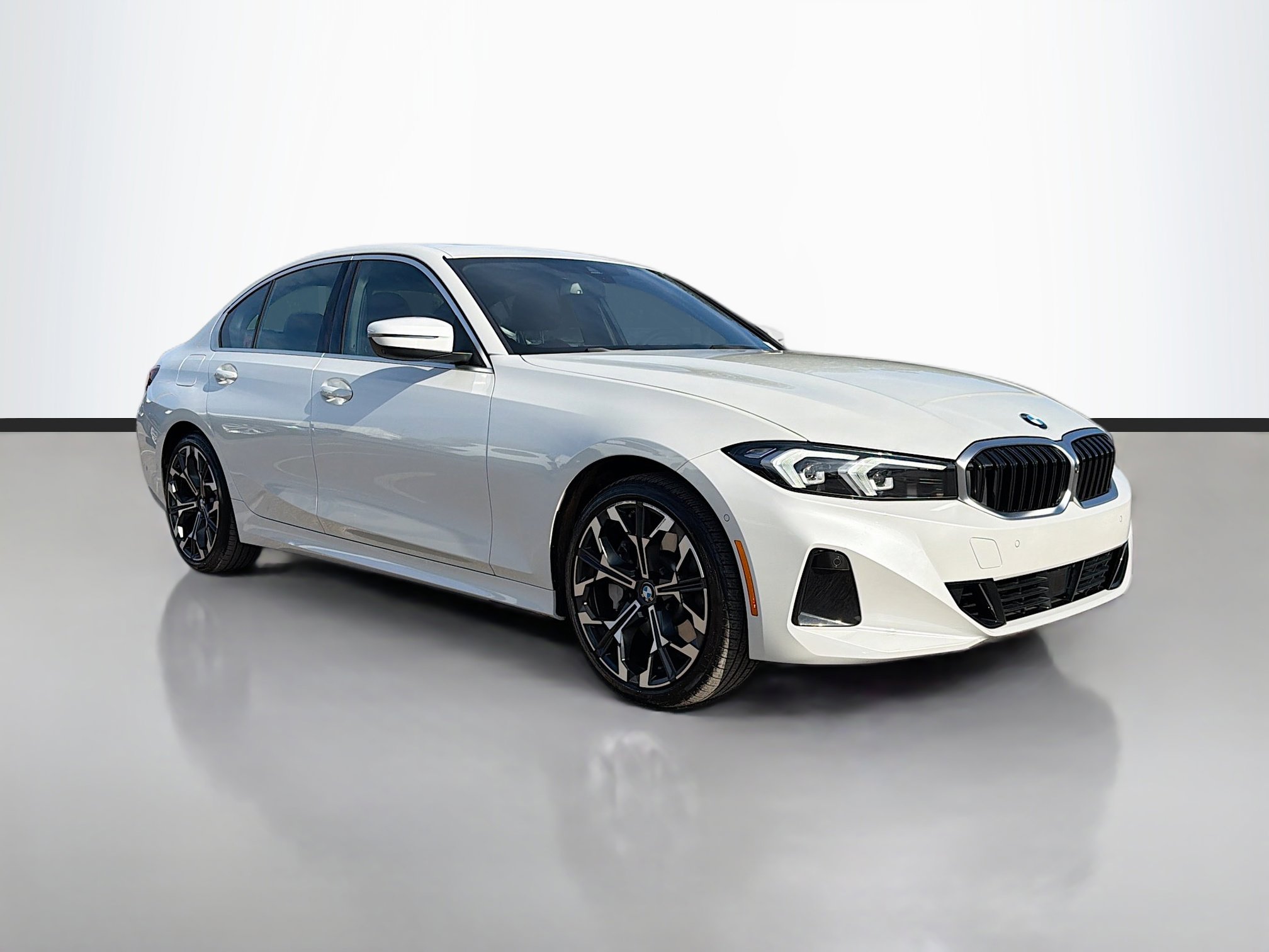 2025 BMW 3 Series 330i's photo