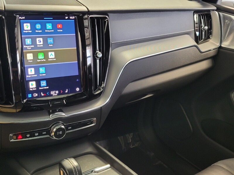 2022 Volvo XC60 B5 R-Design photo 27