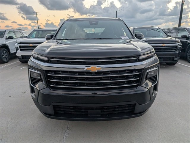 2026 Chevrolet Traverse photo 2