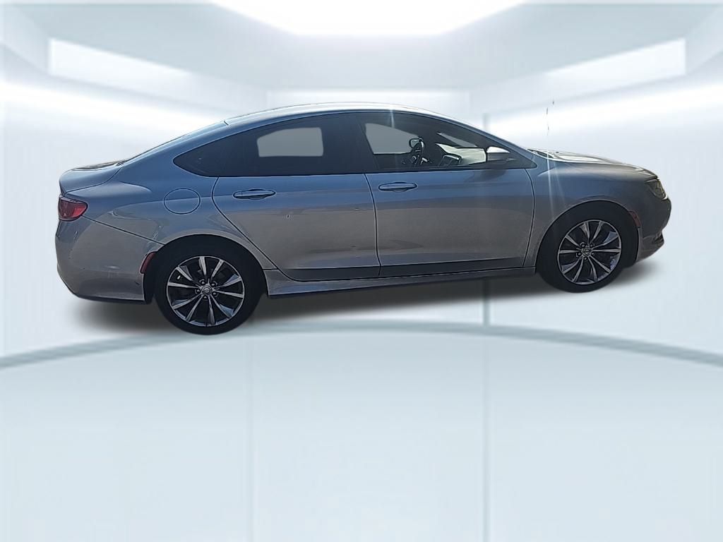 2015 Chrysler 200 S photo 4