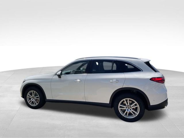 2025 Mercedes Benz GLC 300 4MATIC photo 2