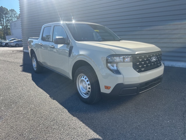 2025 Ford Maverick XL's photo