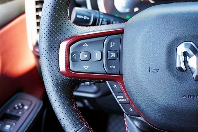 New 2026 Diamond Black Crystal Pearl-Coat Exterior Paint RAM Rebel image 40