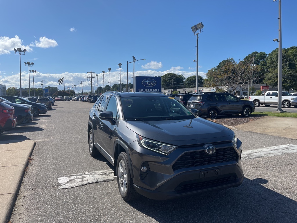 2021 Toyota RAV4 Hybrid XLE photo 4