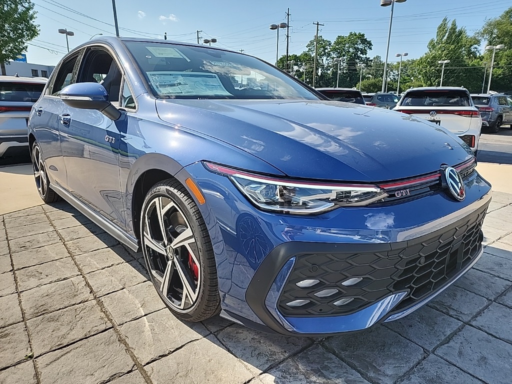2025 Volkswagen Golf GTI SE photo 3