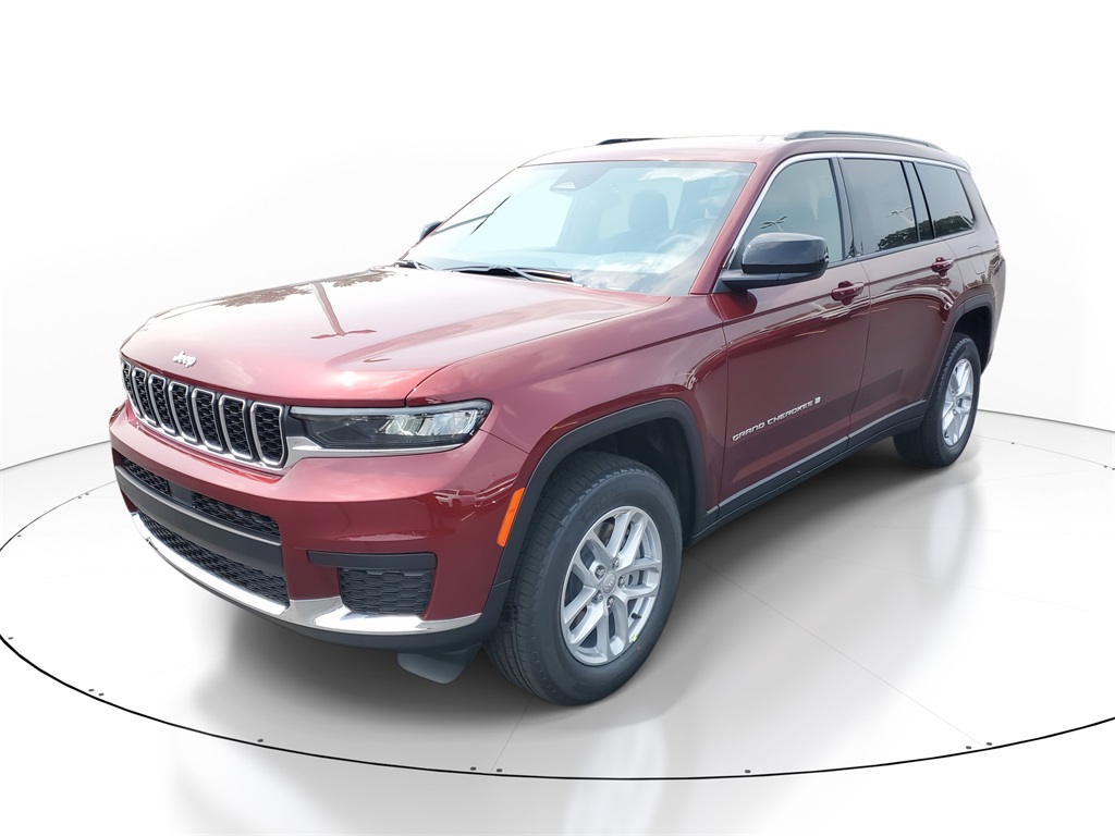 2025 Jeep Grand Cherokee Laredo photo 2