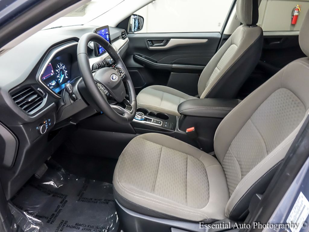 2022 Ford Escape SE photo 7