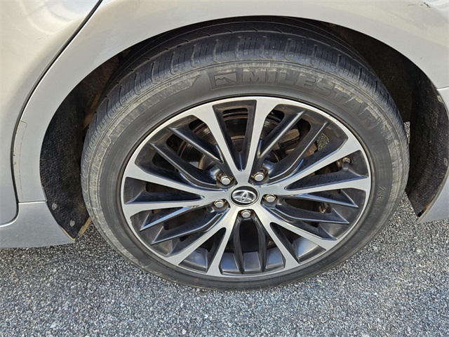 2018 Toyota Camry SE photo 8