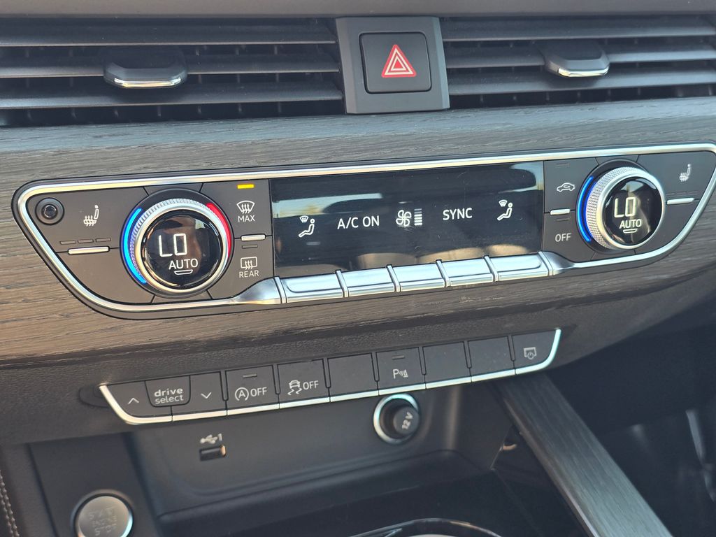 2023 Audi A4 S line Quattro Premium Plus photo 28
