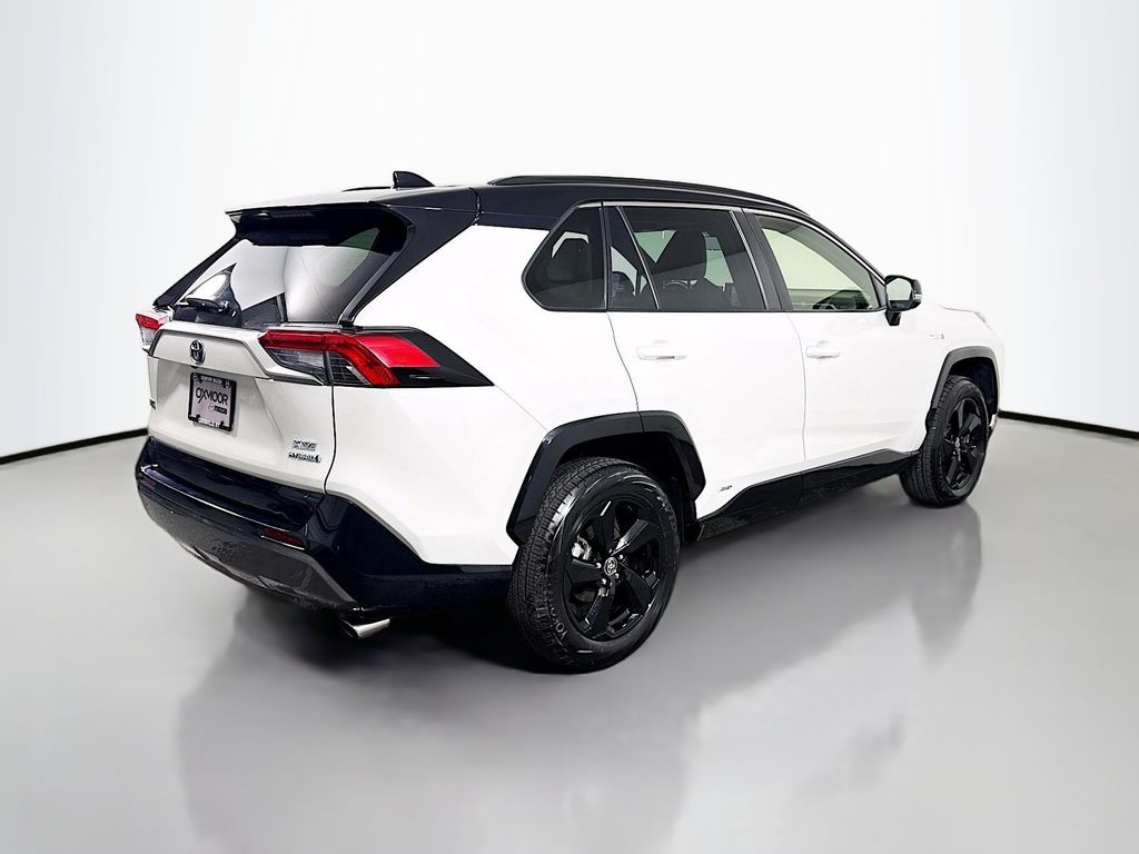 2020 Toyota RAV4 Hybrid XSE photo 6