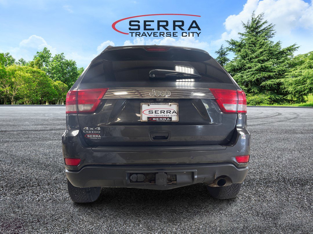 2011 Jeep Grand Cherokee Laredo photo 4