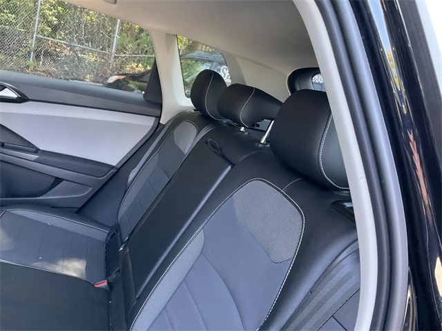 2022 Volkswagen Taos SE photo 9
