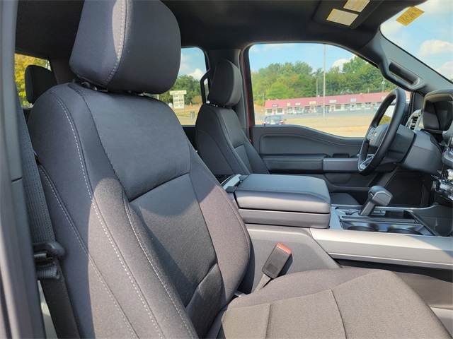 2025 Ford F-150 XLT photo 16