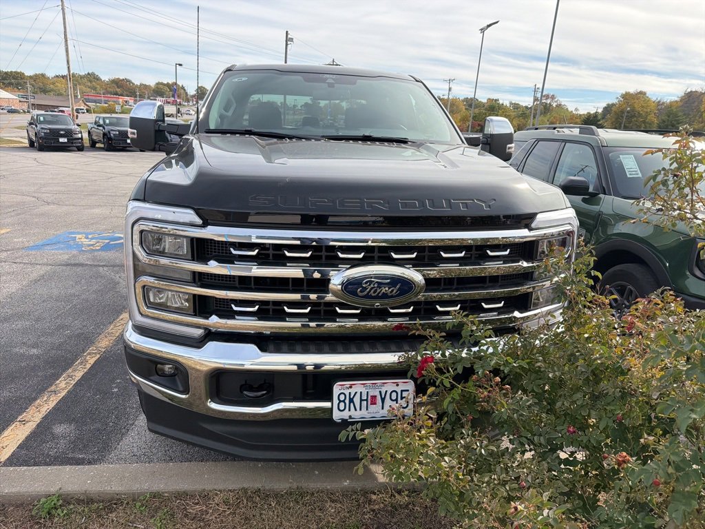 Used 2025 Ford F-350 Super Duty Lariat with VIN 1FT8W3BNXSED42640 for sale in Kansas City