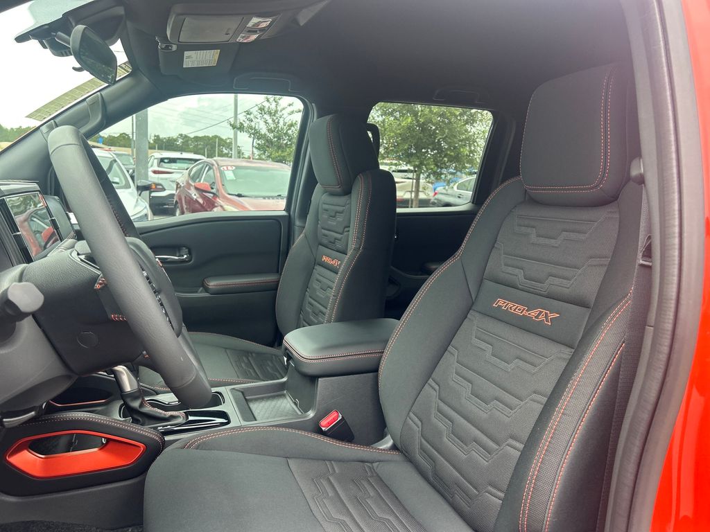 2025 Nissan Frontier PRO-4X photo 14
