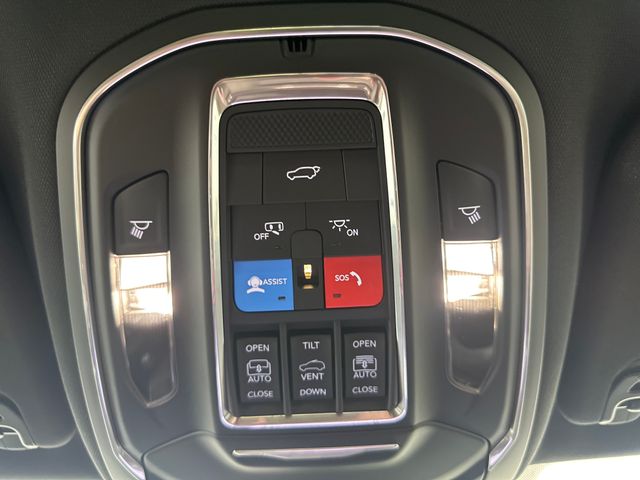 2025 Jeep Wagoneer Series II photo 17