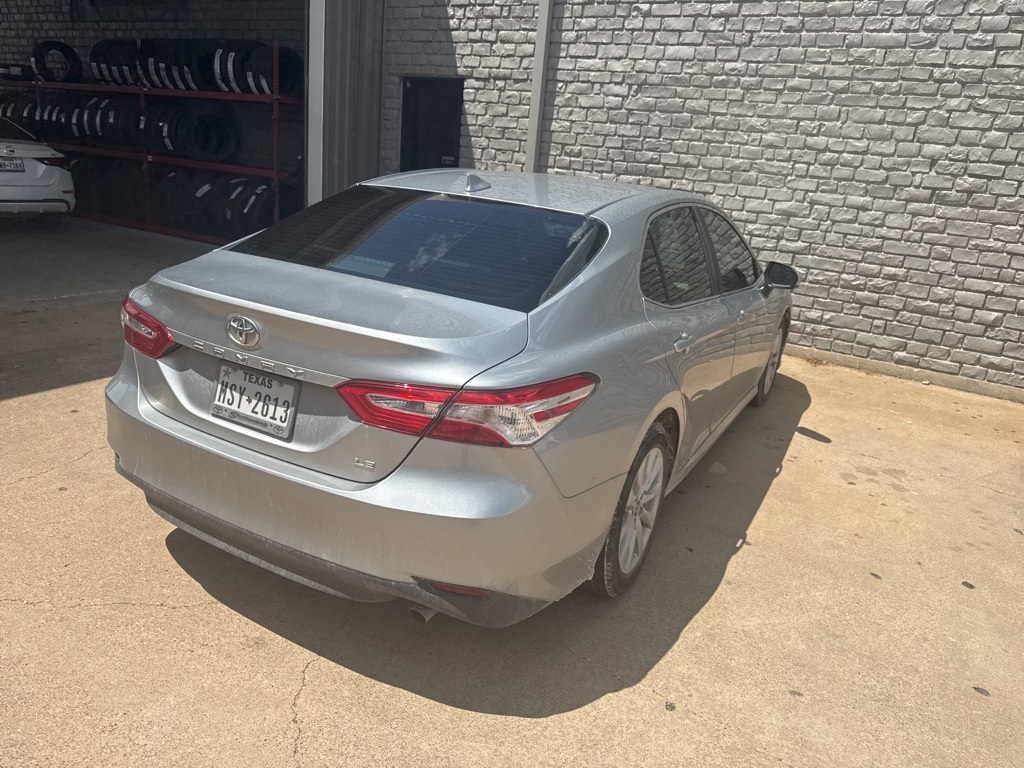 2020 Toyota Camry LE photo 3