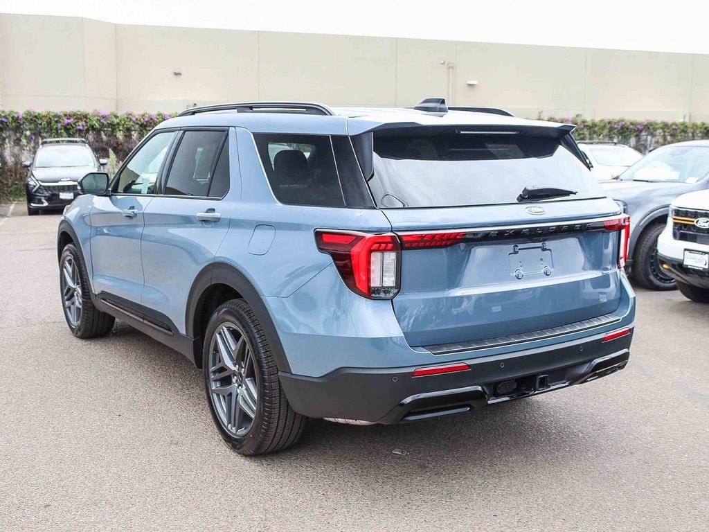 2025 Ford Explorer ST-Line photo 6