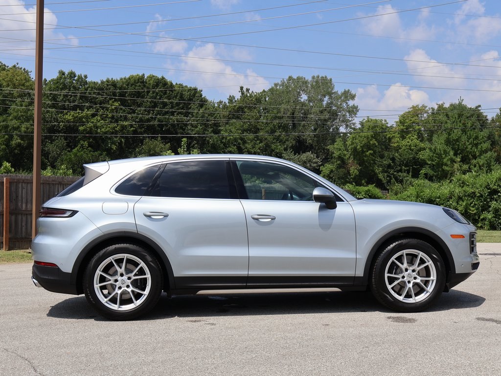2024 Porsche Cayenne S photo 8