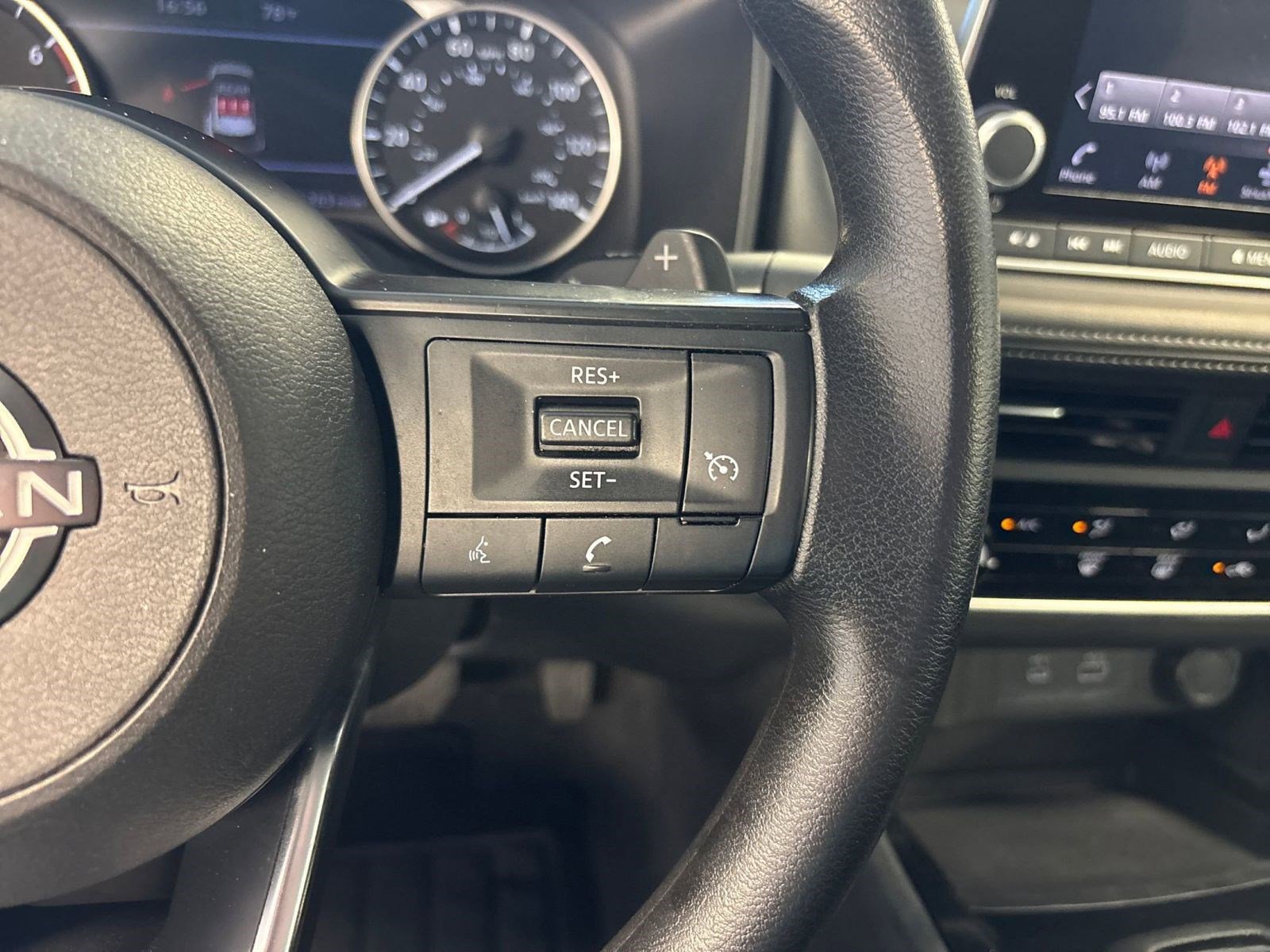 2023 Nissan Rogue S photo 28