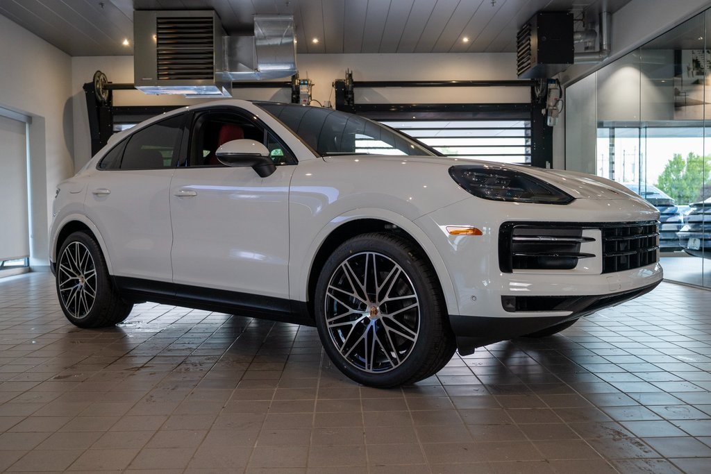 2025 Porsche Cayenne Coupe photo 3