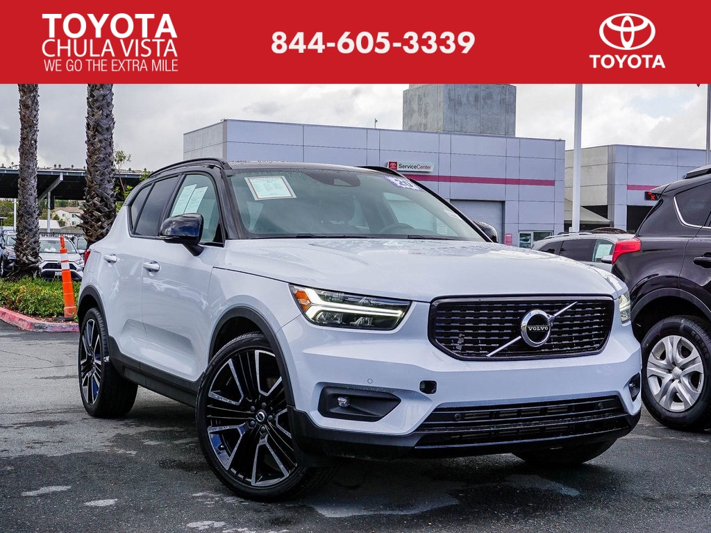 2020 Volvo XC40 R-Design's photo