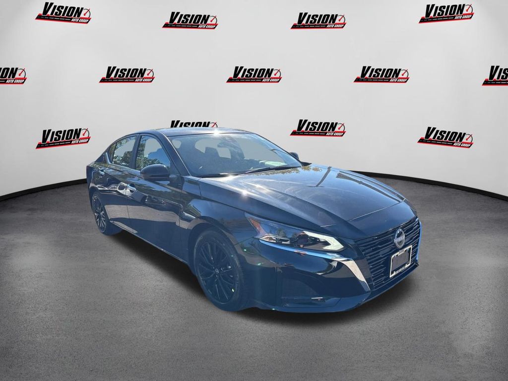 2025 Nissan Altima 2.5 SV photo 3