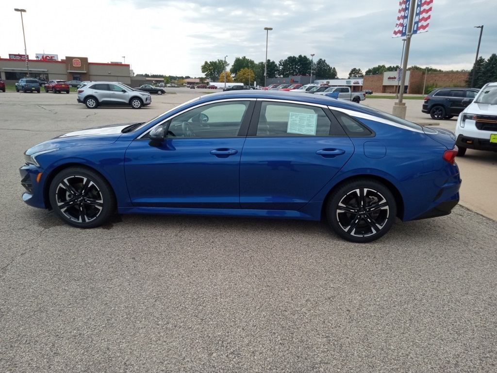 2022 Kia K5 GT-Line photo 11