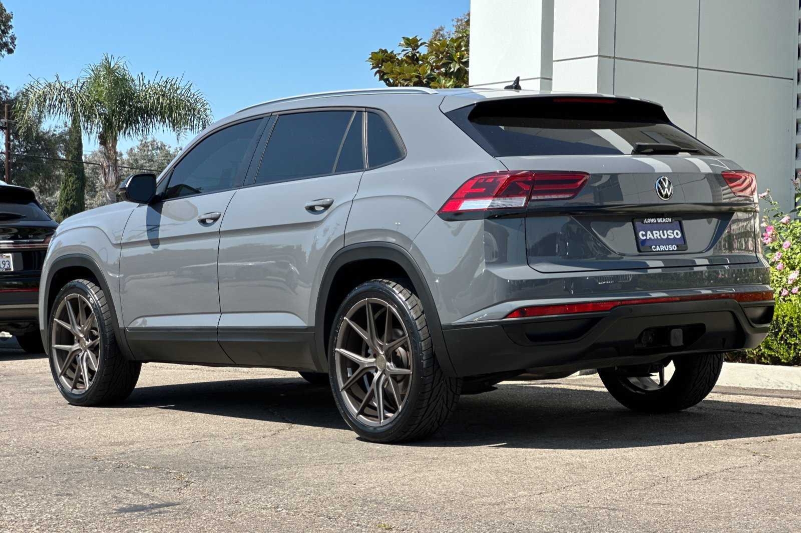 2022 Volkswagen Atlas Cross Sport V6 SE Technology photo 5