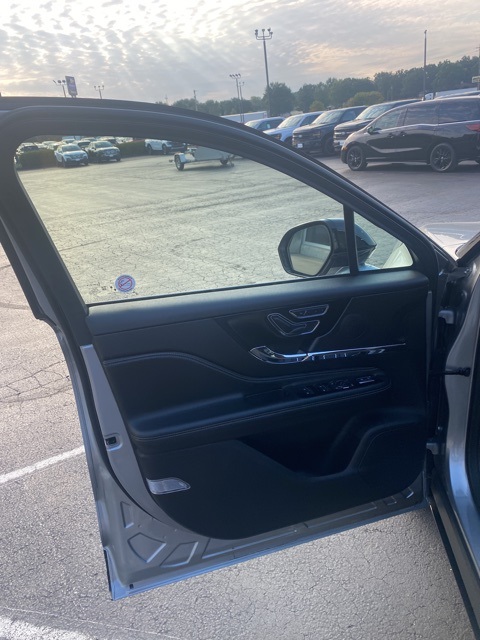 2023 Lincoln Corsair Standard photo 15