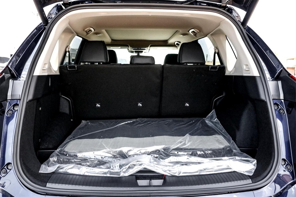 2025 Nissan Rogue SV photo 25