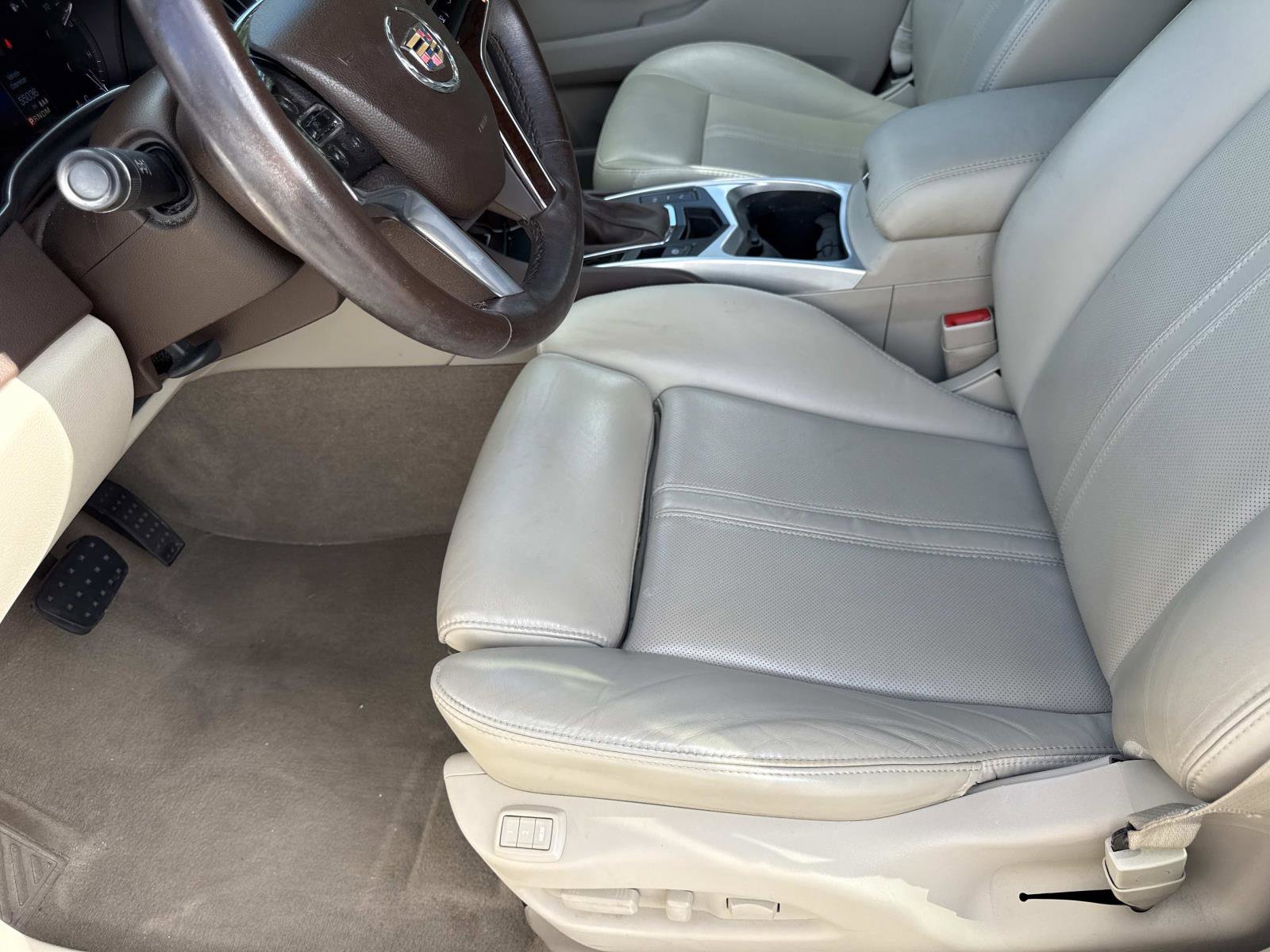 2016 Cadillac SRX Luxury photo 17