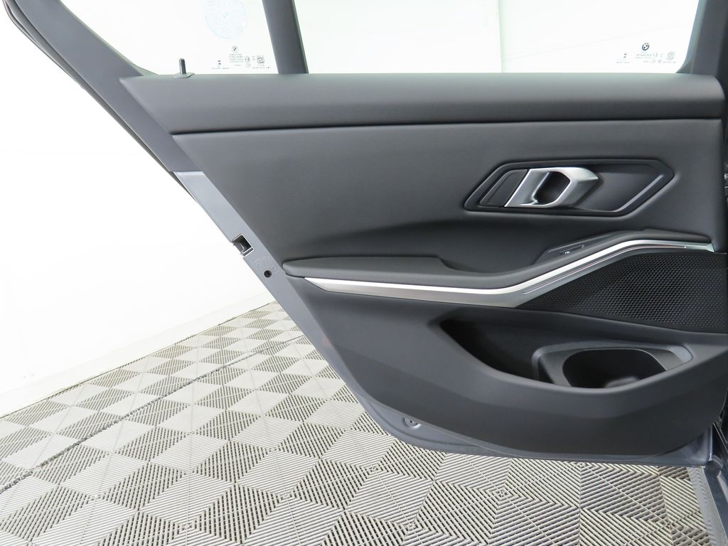 2025 Bmw 330i photo 25