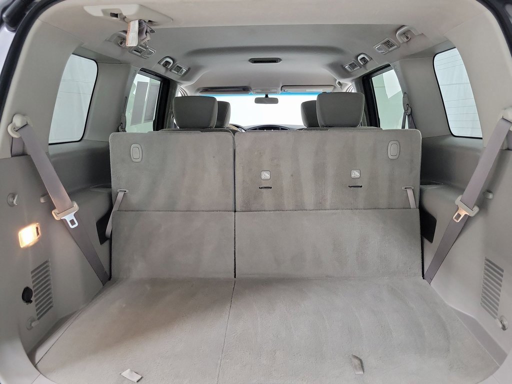 2014 Nissan Quest SV photo 17