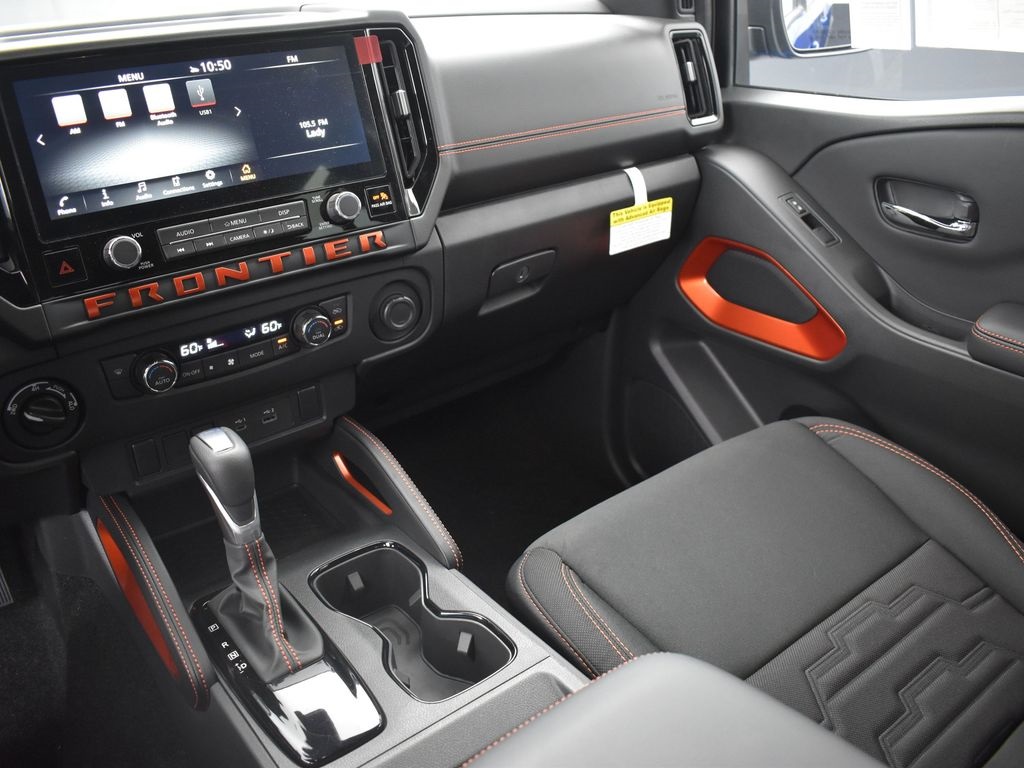 2025 Nissan Frontier photo 32