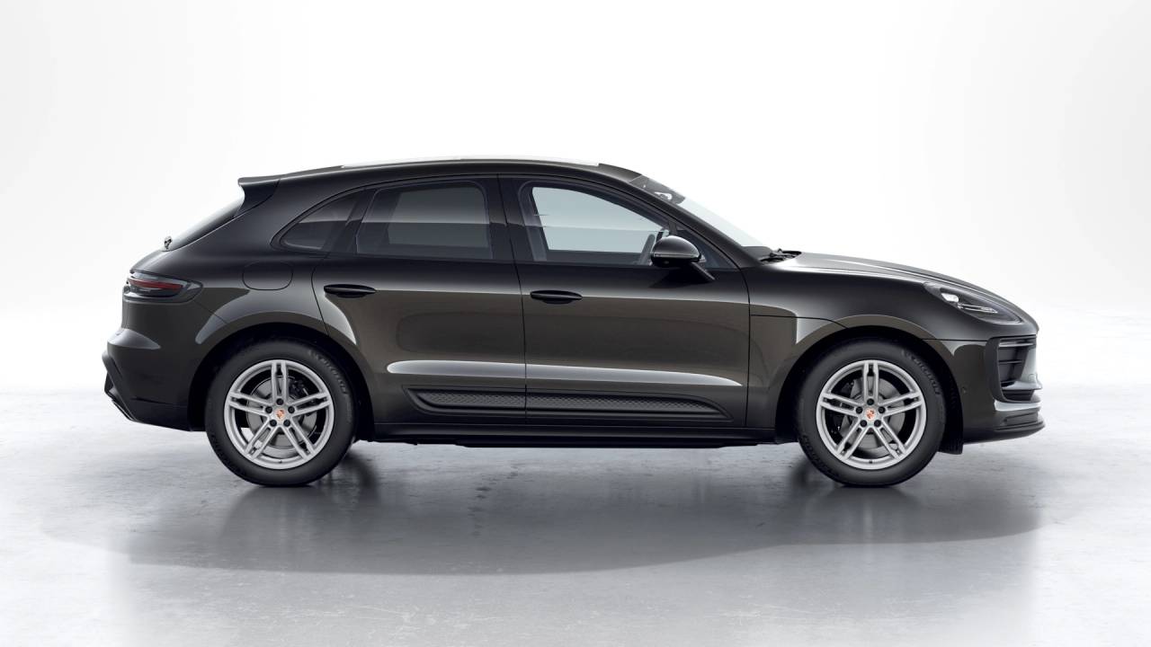 2026 Porsche Macan T photo 3