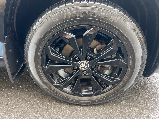 2024 Toyota RAV4 Hybrid XSE photo 7
