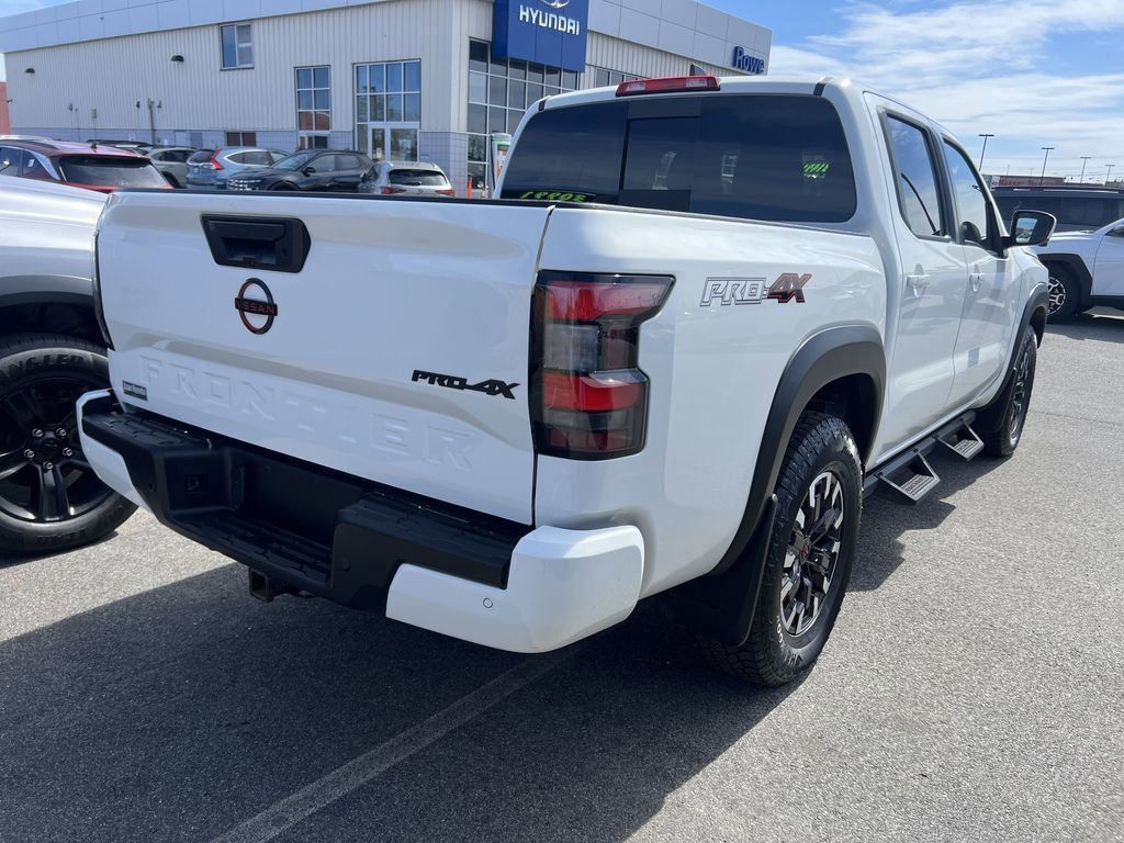 2024 Nissan Frontier PRO-4X photo 10